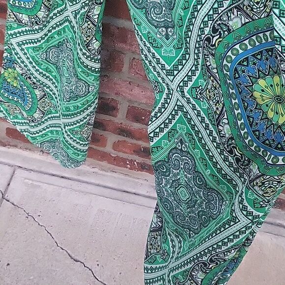 green  abstract wide legs pants - Picture 4 of 6